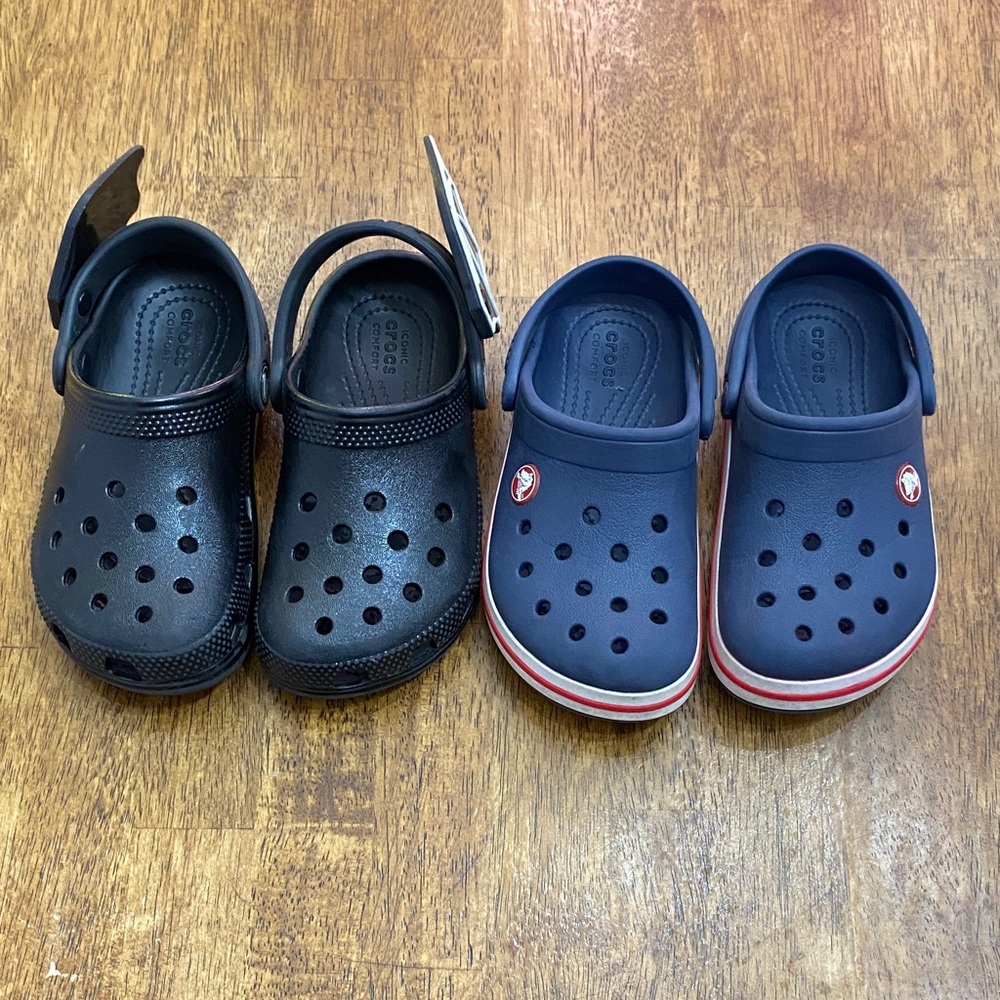 CROCS Black Bat Wing - Navy (2 pairs)